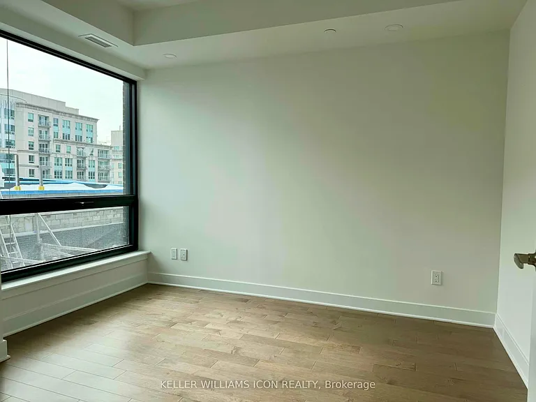 180 George St #2109 — Photo 10
