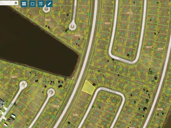 19 Sunflower Ln Lot 10, Placida, FL 33946