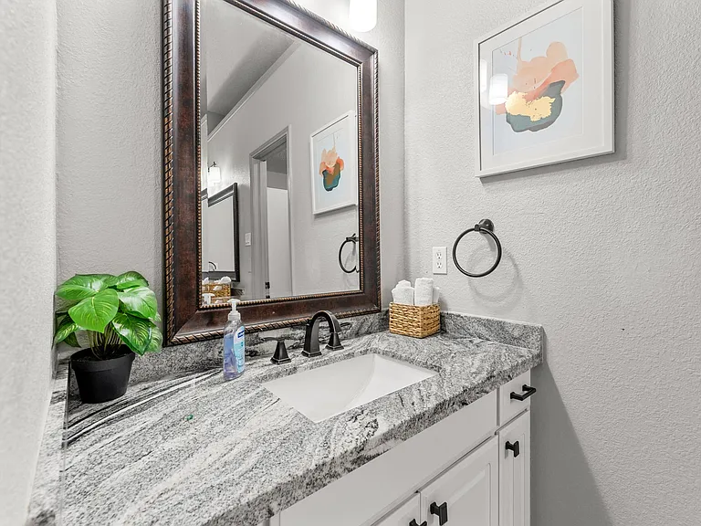 10313 Samantha Dr — Photo 19