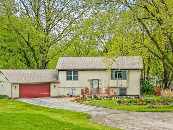 9701 Shore Ct, Rockford, IL 61115