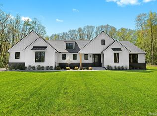 5697 Evergreen Knl, Howell, MI 48855