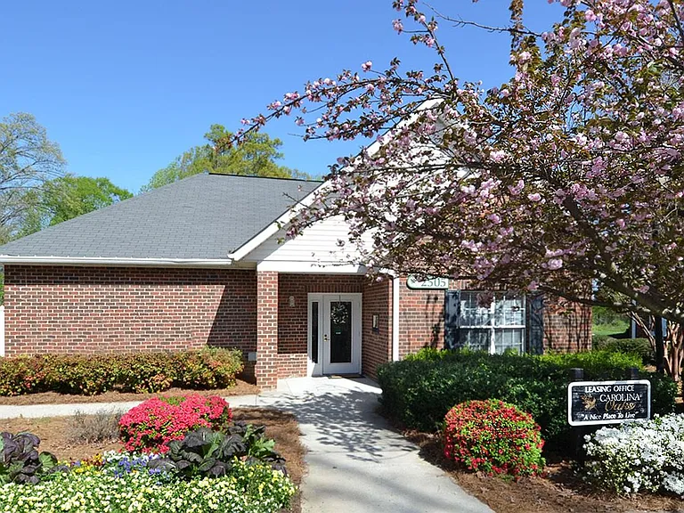 2505 Fairfax Rd — Photo 4