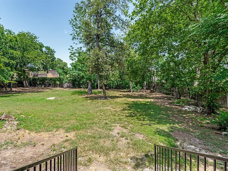 1159 San Bernard St — Photo 22