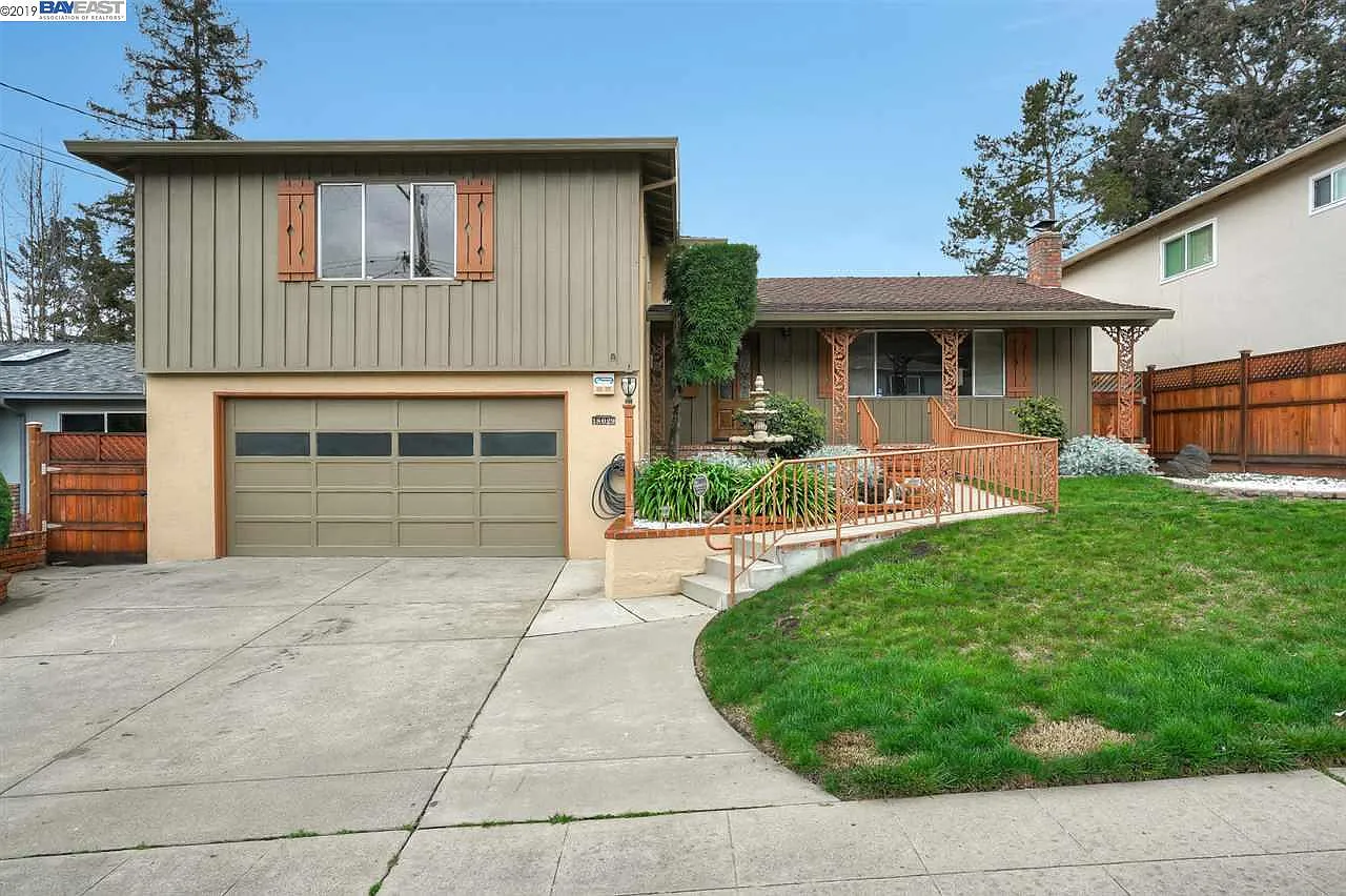 18029 Joseph Dr photo 1
