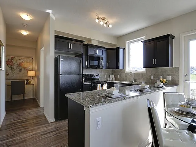 100 Chinook Winds Pl SW — Photo 4