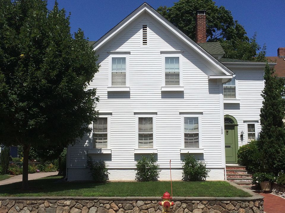 2nd image of 102 Dean St