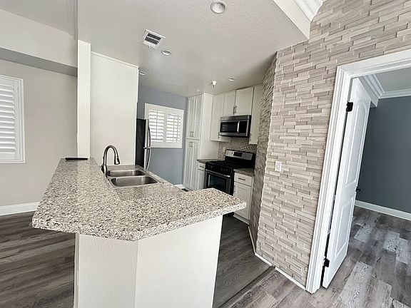 3rd image of 5543 Case Ave APT 102