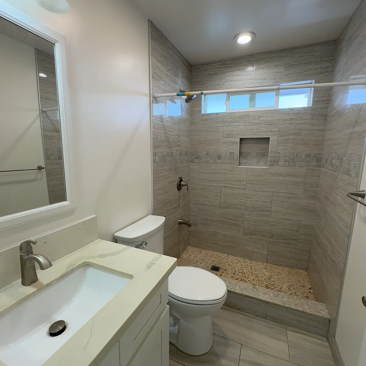 Building Photo - 98-229 Kaulike Dr
