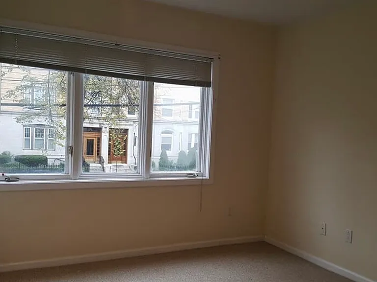 121 Longwood Ave #2B — Photo 7