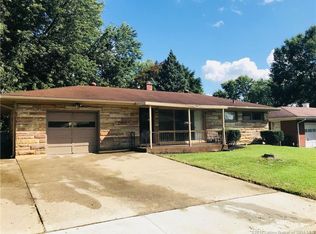 4 Oxford Dr, New Albany, IN 47150
