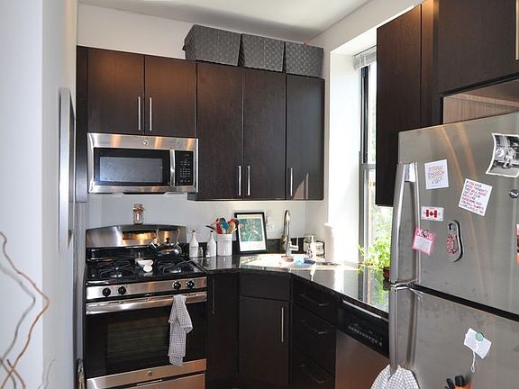 5th image of 1618 N Marshfield Ave #3F