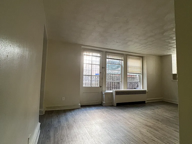 2125 Locust St #1 — Photo 7