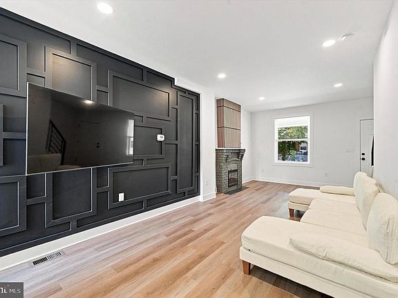 5th image of 5051 Brown St