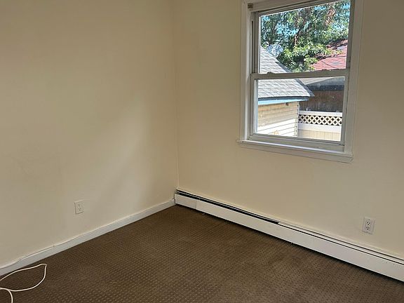 5th image of 610 Park Pl APT 1