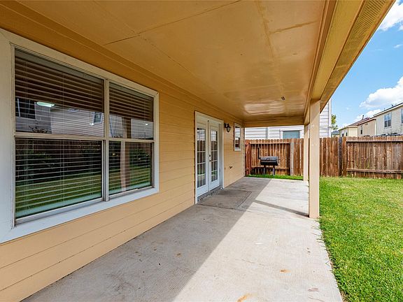 4th image of 11818 Eagle Island Ln