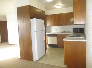 1124 6th Ave E APT 5, Williston, ND 58801