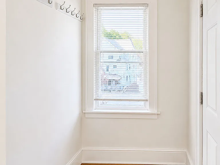 49 Henry St #3 — Photo 15