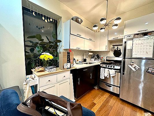 5th image of 1058 Bergen St APT 2LF