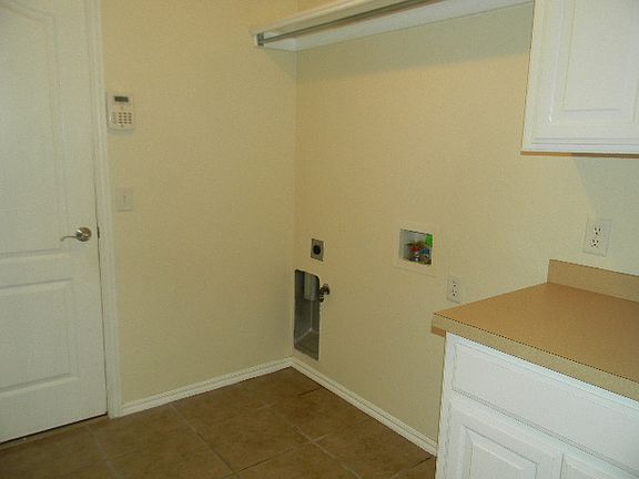 2nd image of 612 SW 161st St