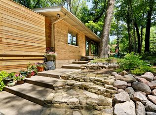 106 Knoelke Dr, Porter, IN 46304