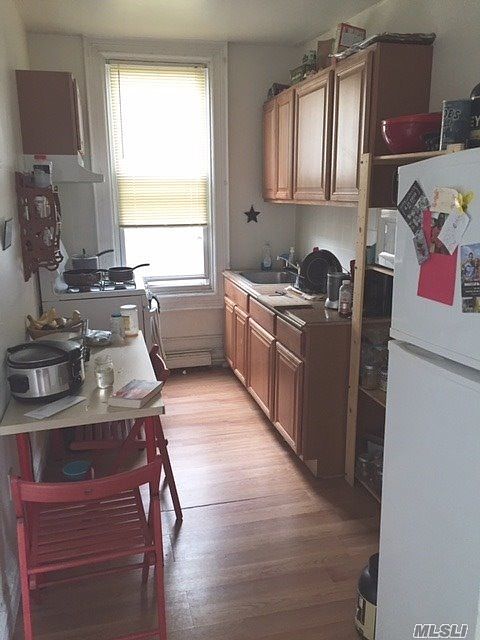 2nd image of 5611 Catalpa Ave