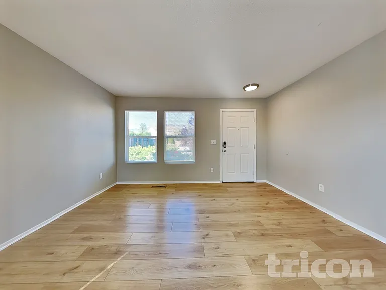 9696 Canyon Meadows Dr — Photo 2
