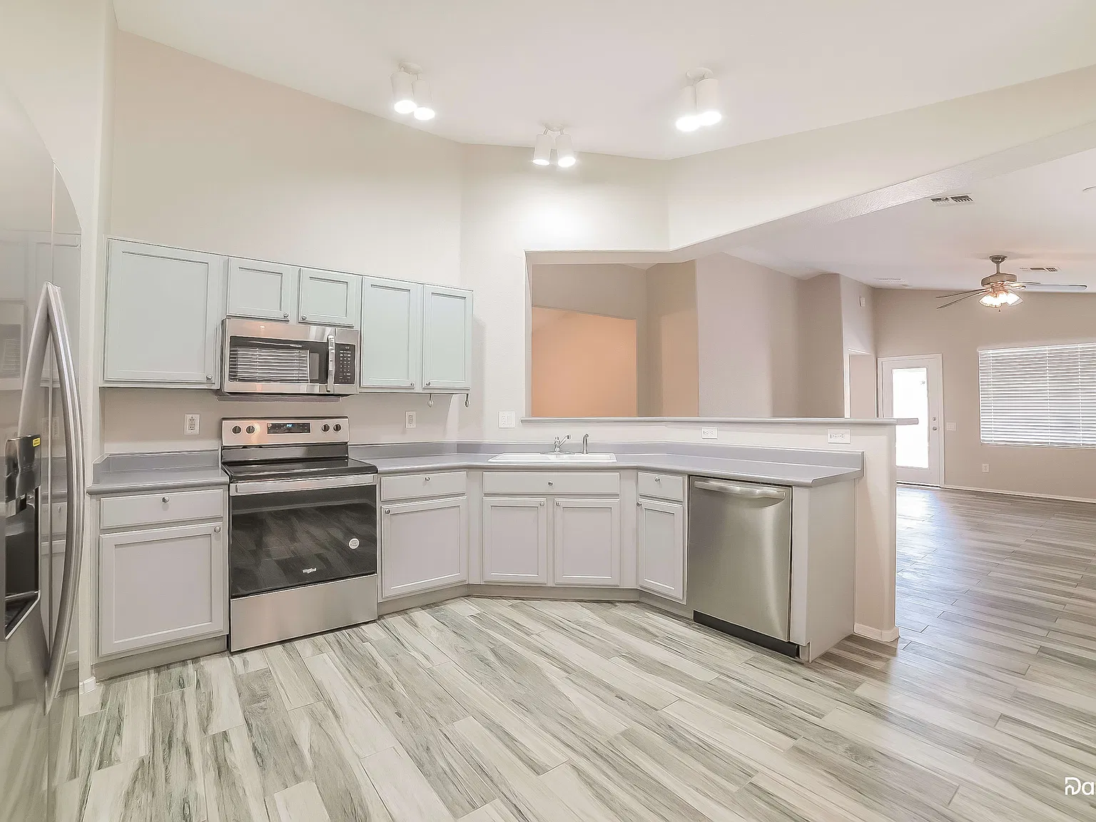 3 bed, 2.0 bath, 1528 sqft, $2,250 — Photo 3