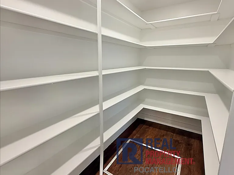 616 Poole Ave — Photo 10