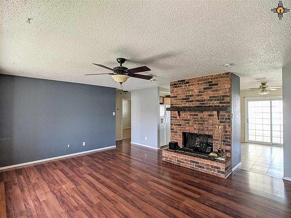 2nd image of 400 La Salle Dr