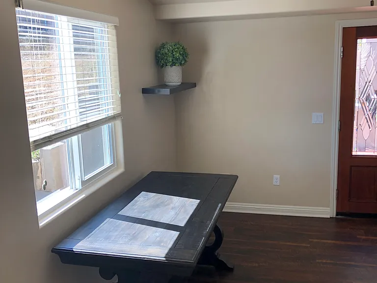 2401 W Victoria Dr — Photo 12