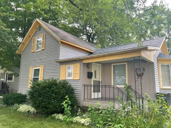 253 E Centennial St, Nappanee, IN 46550