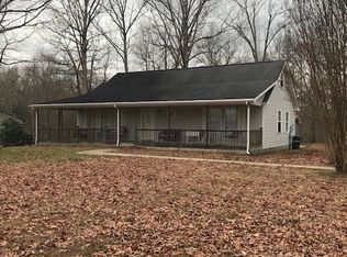 447 Pea Ridge Rd, Westmoreland, TN 37186