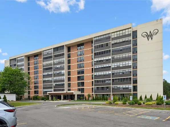 65 Westmount Rd N #211, Waterloo, ON N2L 5G6