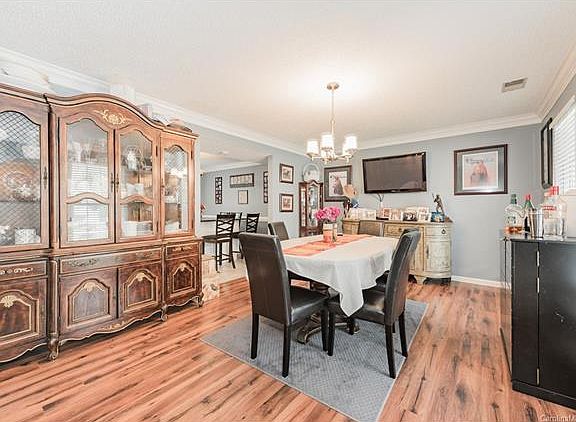 3rd image of 8900 Steinbeck Ct