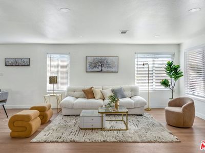 5832 6th Ave, Los Angeles, CA, 90043