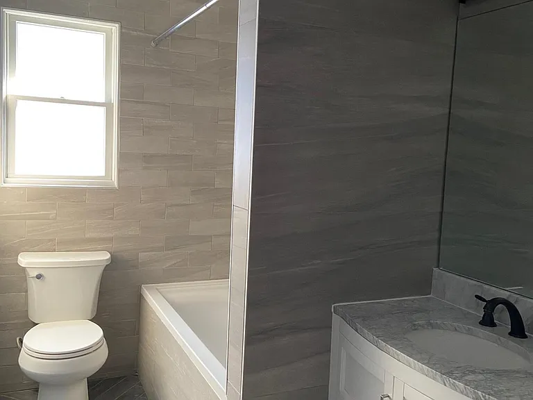 11 Duncan St #1 — Photo 8