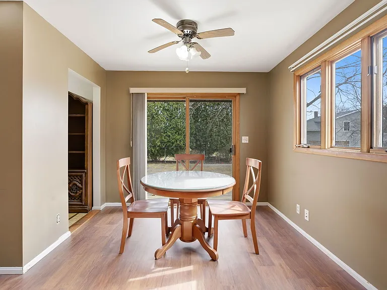 409 Kensington Dr — Photo 12