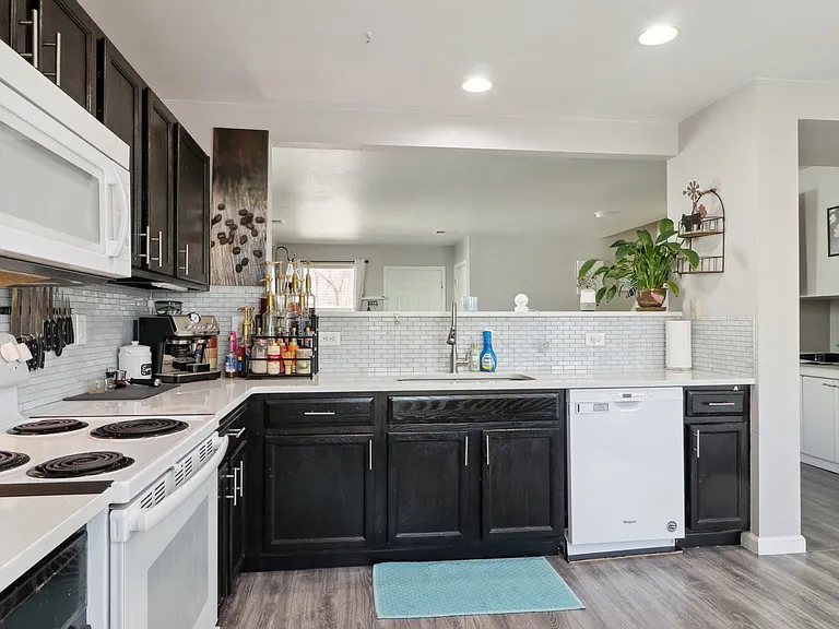 765 Mockingbird St — Photo 9