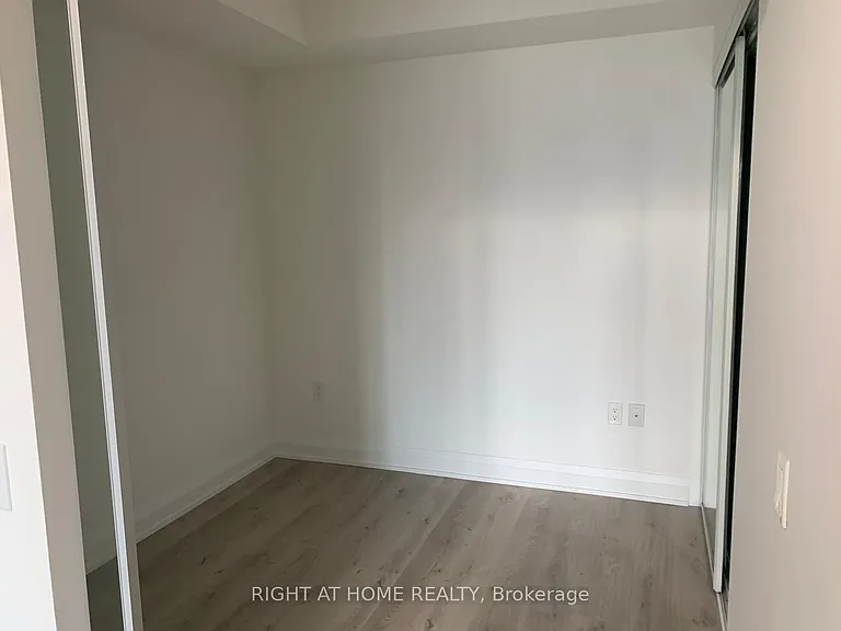 251 Jarvis St E #1517 — Photo 14
