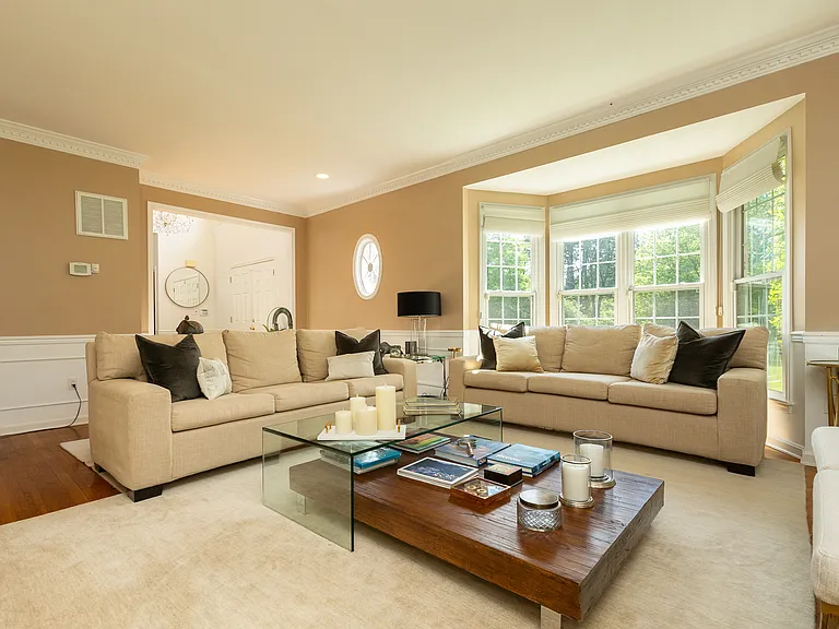 8809 Saunders Ln — Photo 63