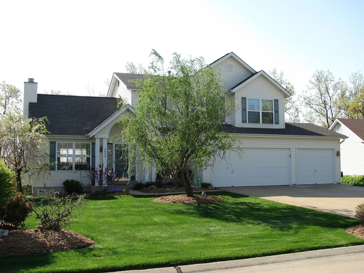 2620 Greenway photo 1