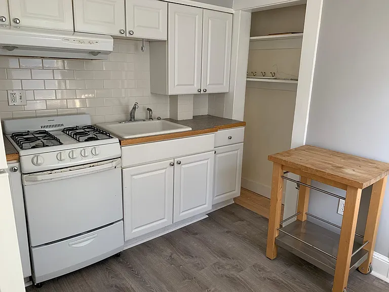 16 Mann Ave #2B — Photo 6