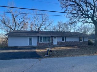608 Sunset Dr, Waynesville, MO 65583