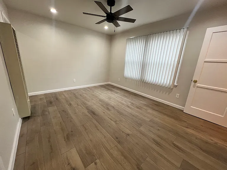 923 Linden Ave #21 — Photo 6