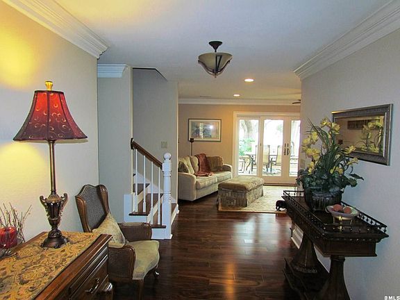 5th image of 8 Sussex Court