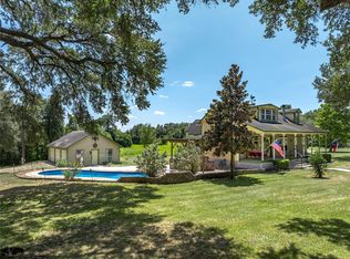 2020 S Knezek Rd, Praha, TX 78941