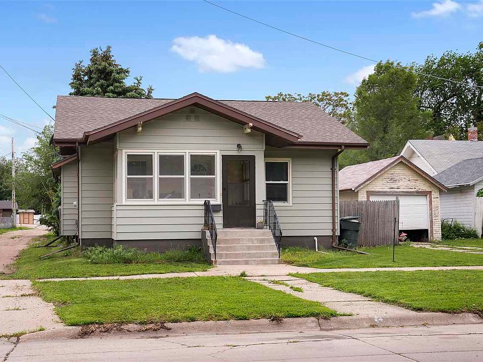 1st image of 2818 1st Ave