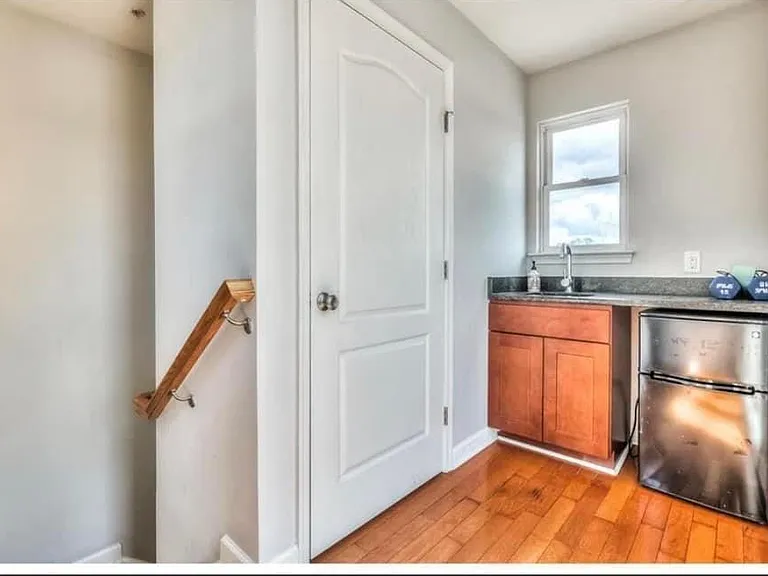 1626 Light St — Photo 8