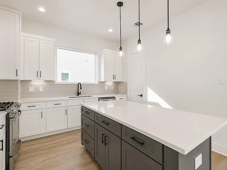 8315 Brecha Ln — Photo 17