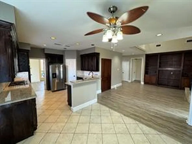 1100 Hunters Creek Dr — Photo 11